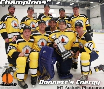 2016-CHAMPIONS-16X20-1-400x300_c